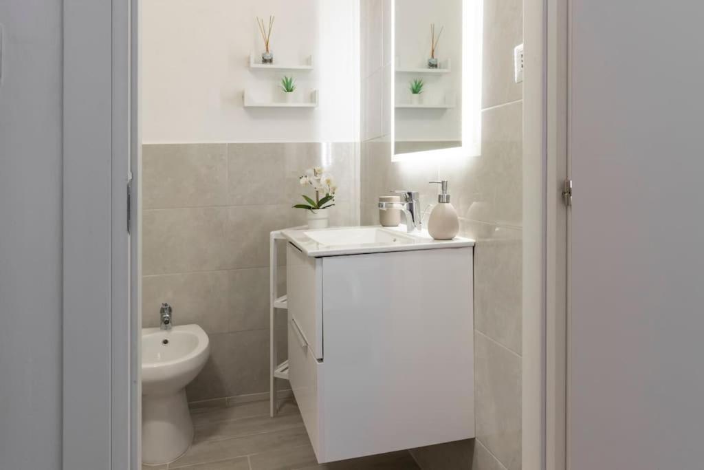 טורינו Centro Deluxe Suite Con Wi-Fi E Netflix מראה חיצוני תמונה