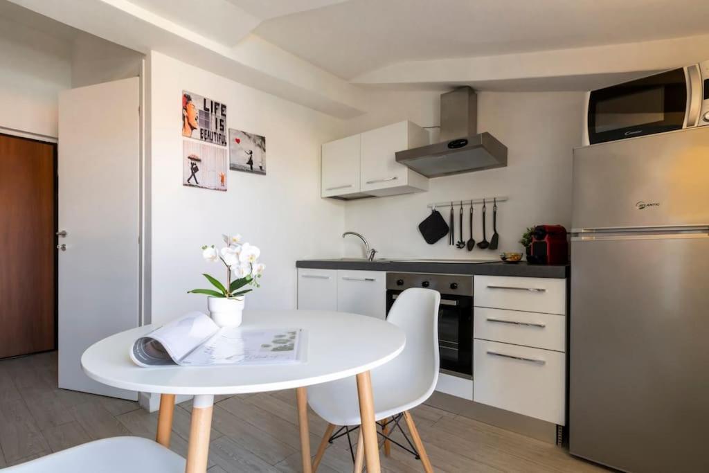 טורינו Centro Deluxe Suite Con Wi-Fi E Netflix מראה חיצוני תמונה