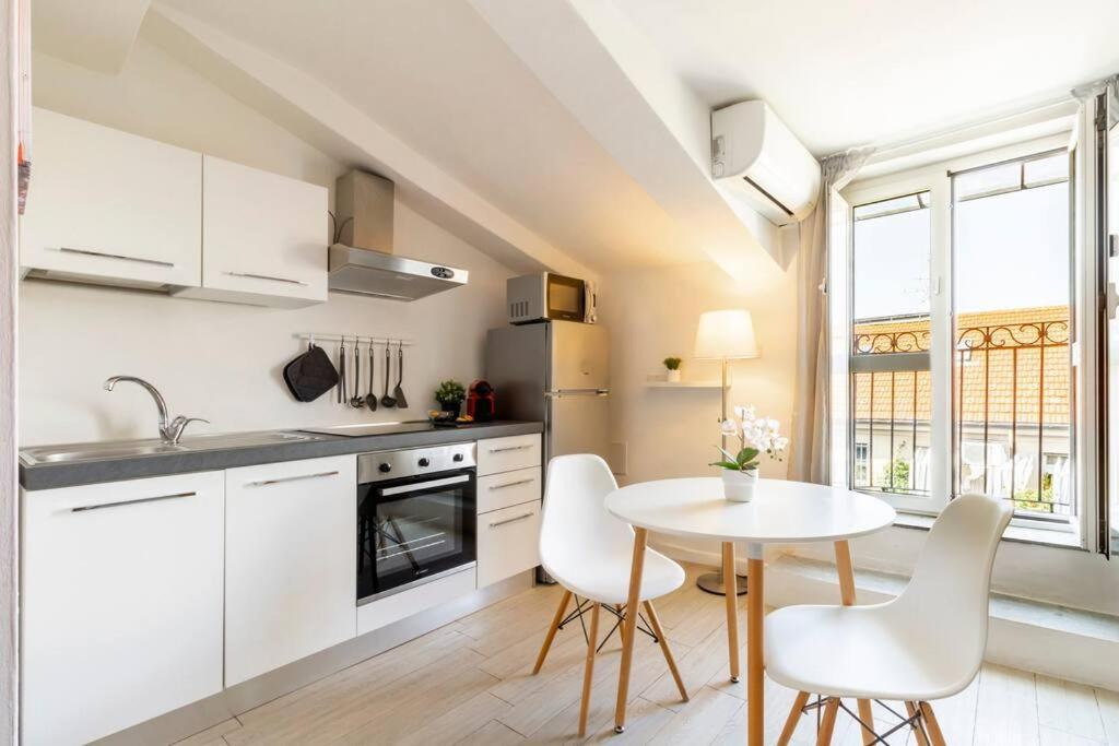 טורינו Centro Deluxe Suite Con Wi-Fi E Netflix מראה חיצוני תמונה
